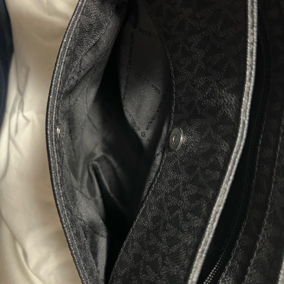 MK crossbody and matching wallet - Picture 3 of 11